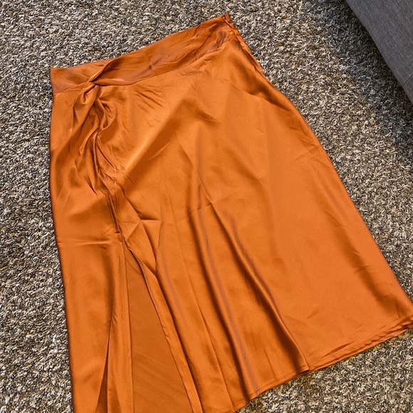 Adorable burnt orange skirt from forever 21 - Picture 2 of 4